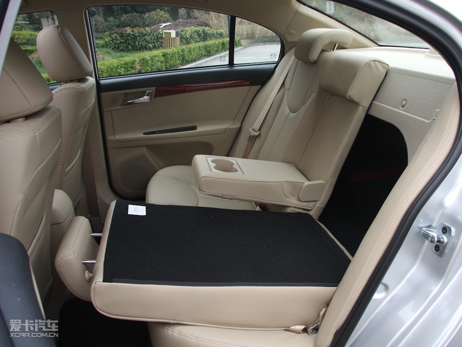 2010款荣威350c 1.5l 手动讯智版