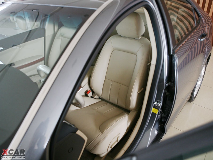 2010款荣威5501.8t 品臻版