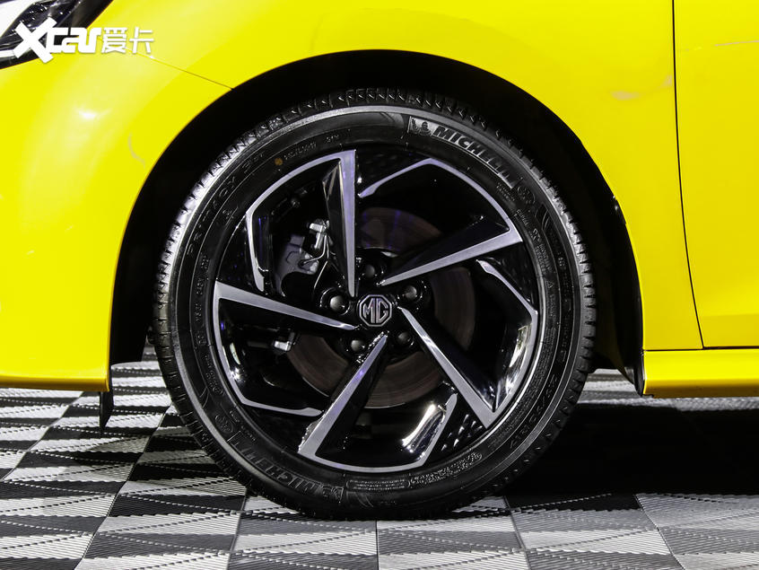 名爵2020款名爵5