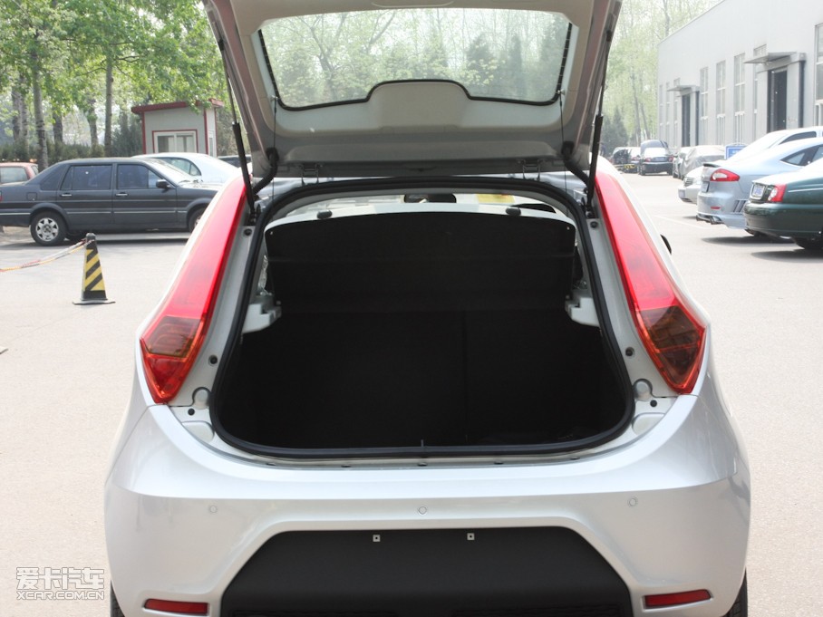 2011MG3 1.5L AMTӢ