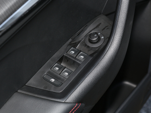 2022款GT 1.5L 自动臻享版 主驾车窗控制区	