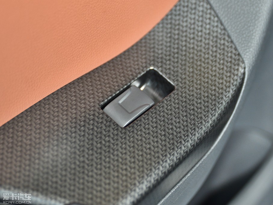 2013S7 2.0L Զ