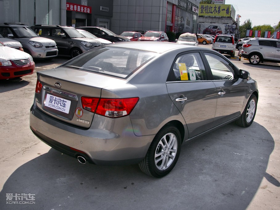 2011 1.6L PremiumԶ