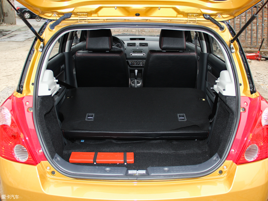 2015款雨燕1.5l 自动限定版