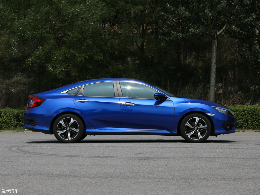 2016˼ 220TURBO Զҫ