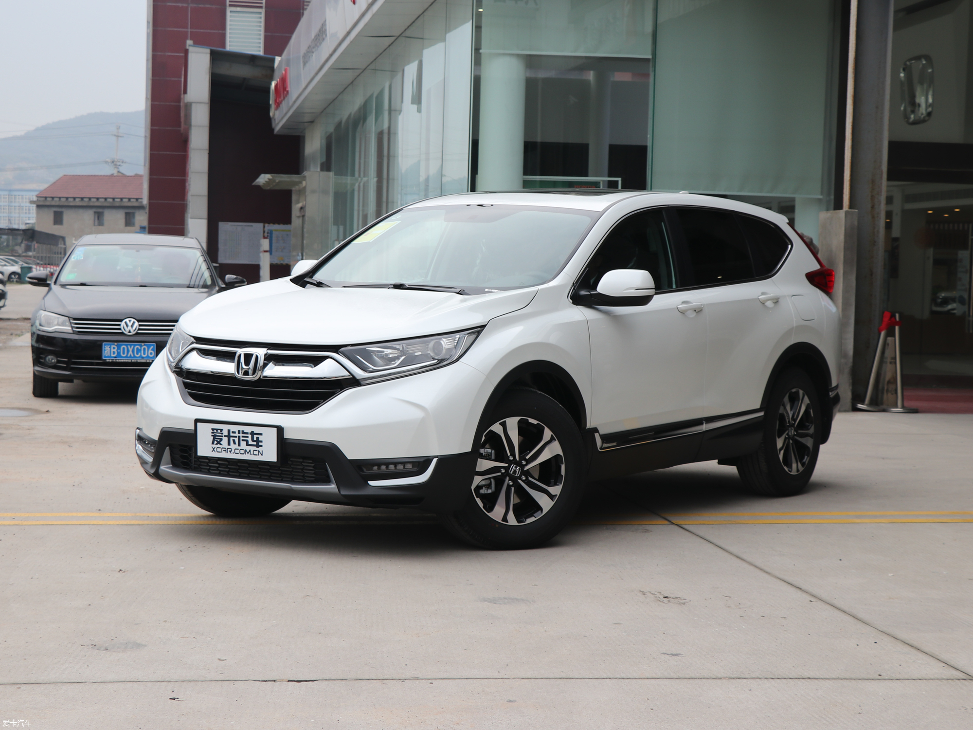 【2017款本田cr-v240turbo 自动两驱风尚版_整体外观_2/310张图片】