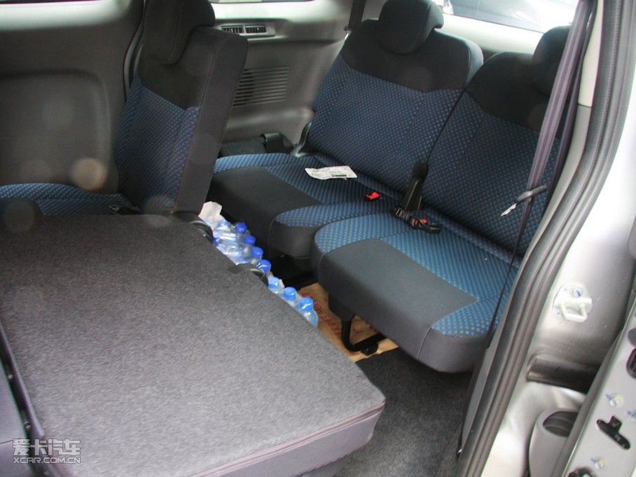 2010款日产nv2001.6l 尊贵版