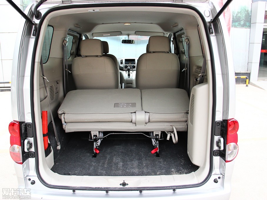 2014款日产nv2001.6l cvt尊雅版 国iv