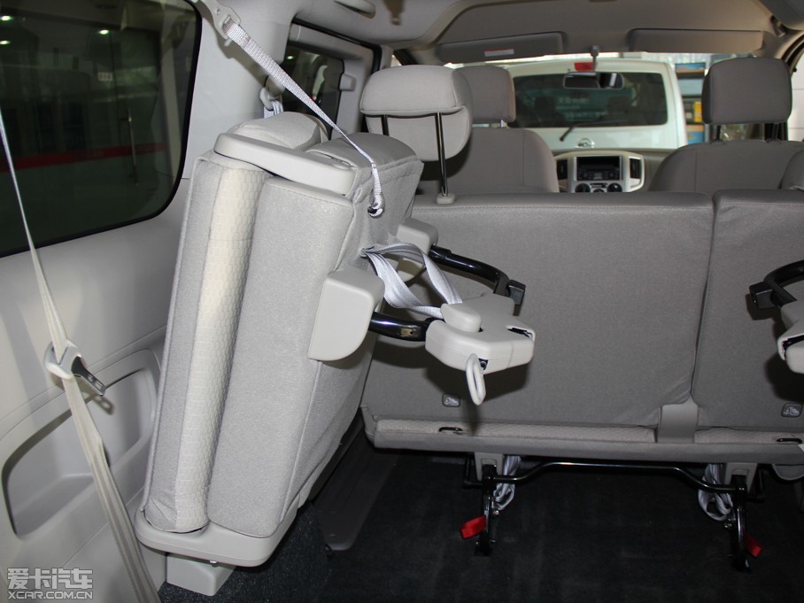 2014款日产nv2001.6l 手动尊享版 国v