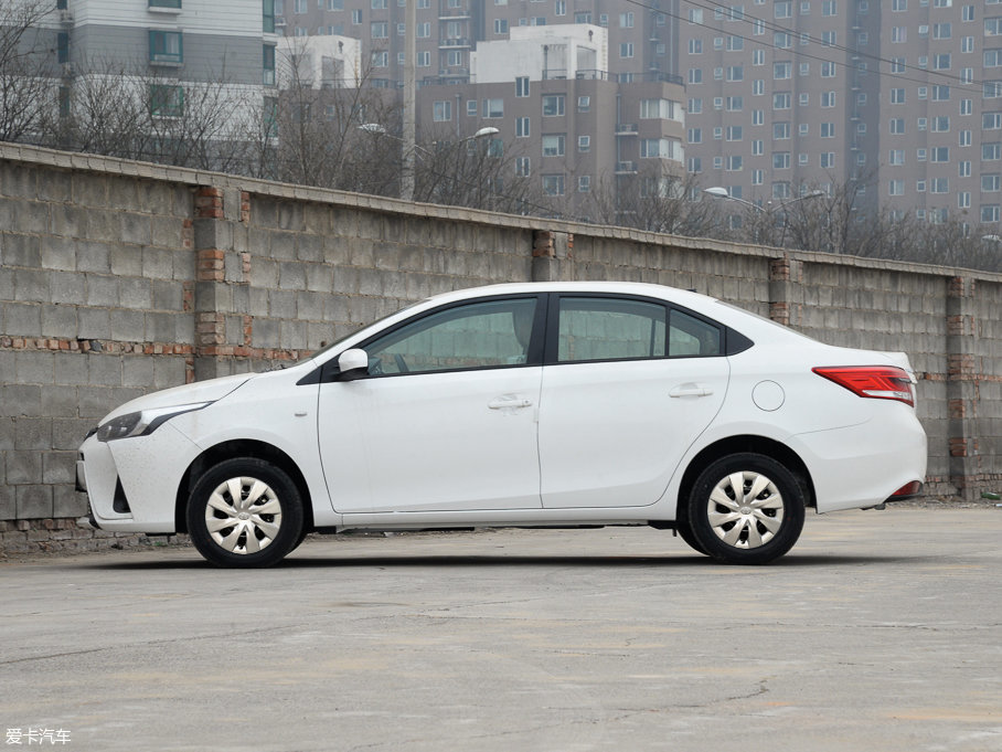 2017YARiS L  1.5E ֶȶ
