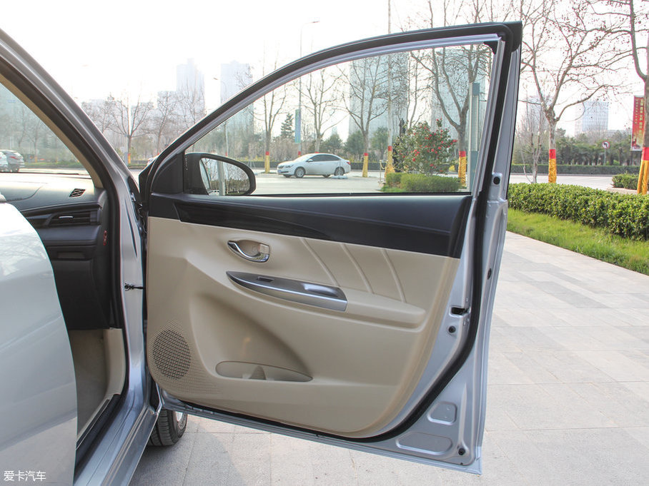2017YARiS L  1.5GS CVT񶯰