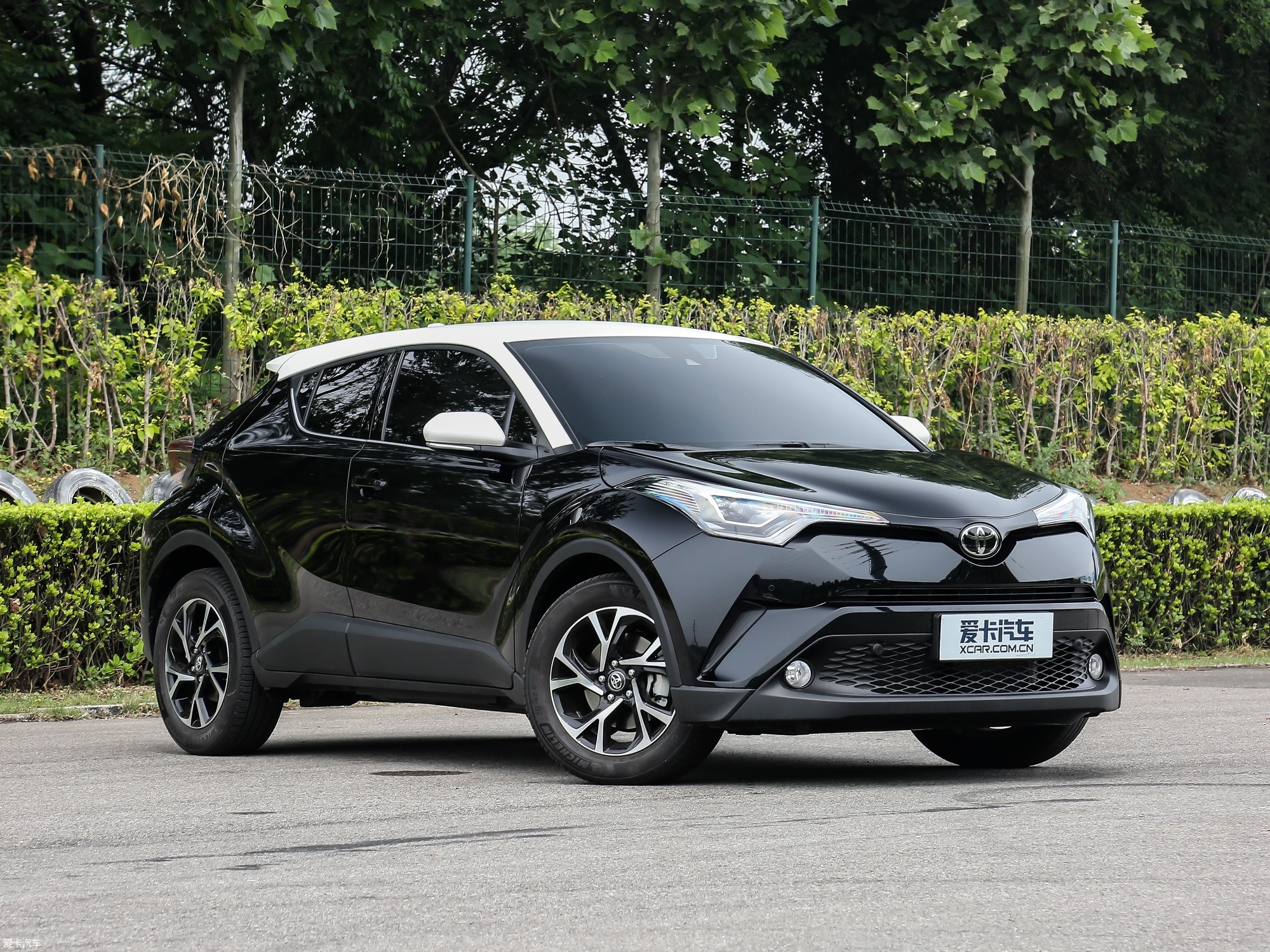 0l cvt领先版 2.0l cvt舒适版 2018款丰田c-hr 天窗版 2.