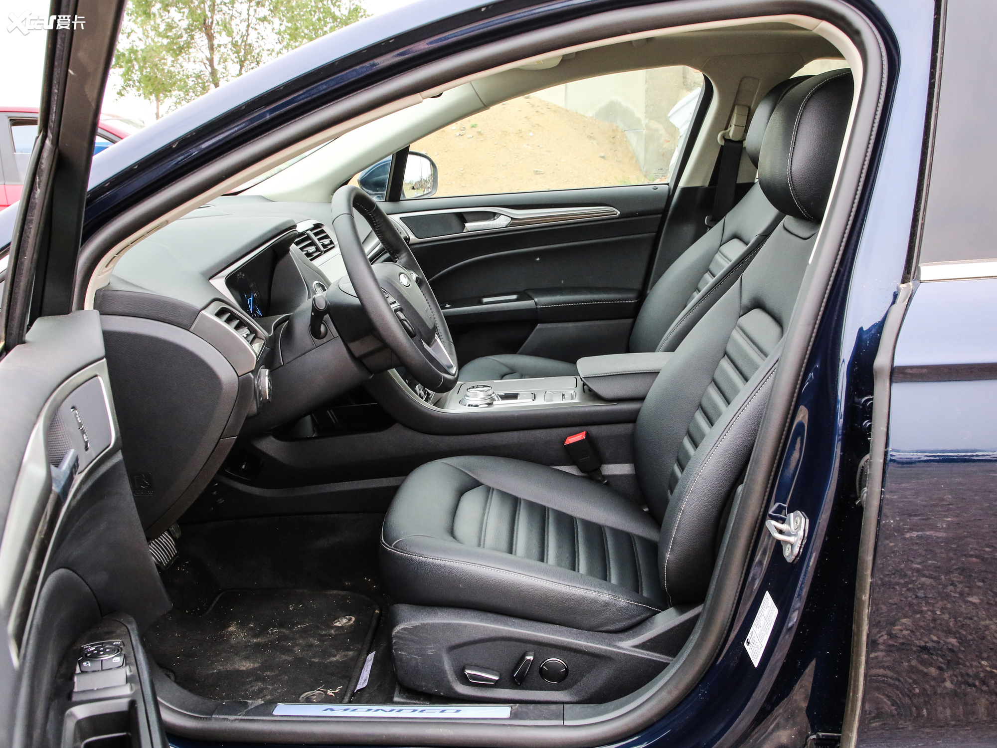 【2020款蒙迪欧ecoboost 180 豪华型_空间座椅_1/132张图片】_汽车