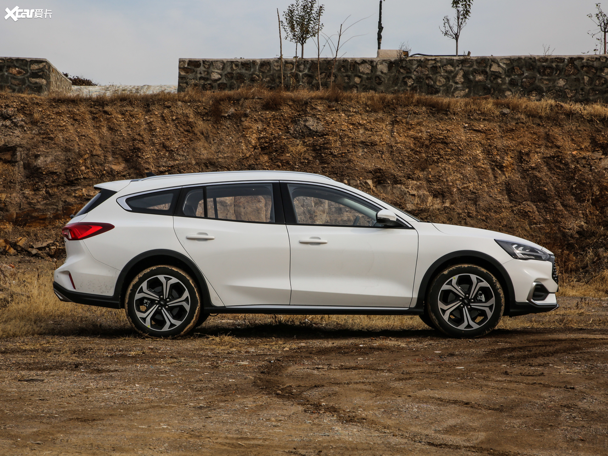爱卡首页 汽车图片 福特 福克斯猎装版 2021款ecoboost 180 自动猎潮