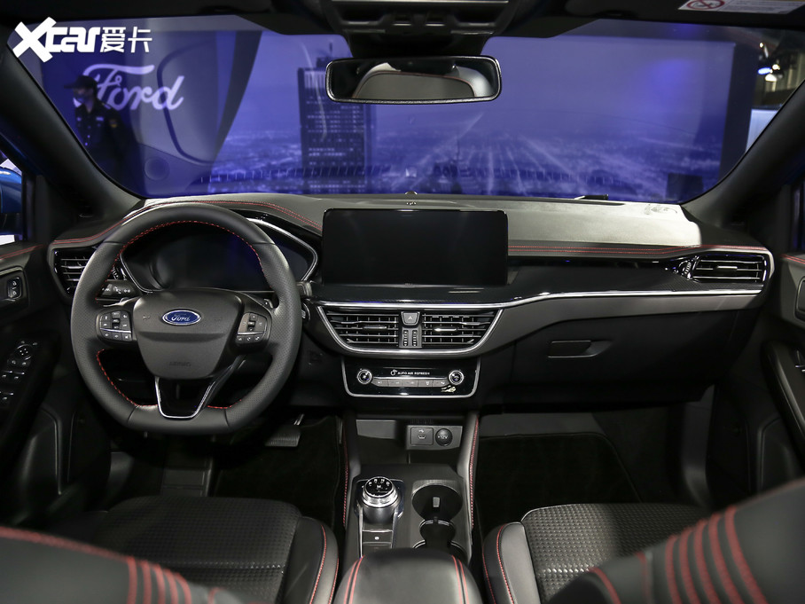 2021款福克斯三厢ecoboost 180 自动st line
