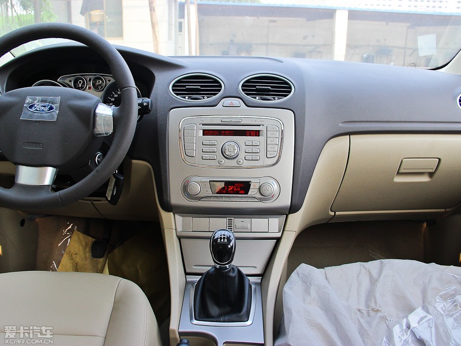 2013款经典福克斯两厢1.8l 手动时尚型