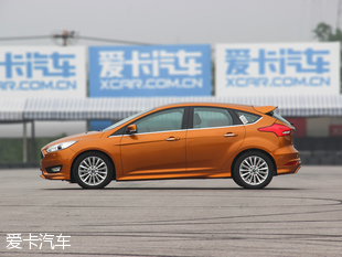长安福特2015款新福克斯两厢