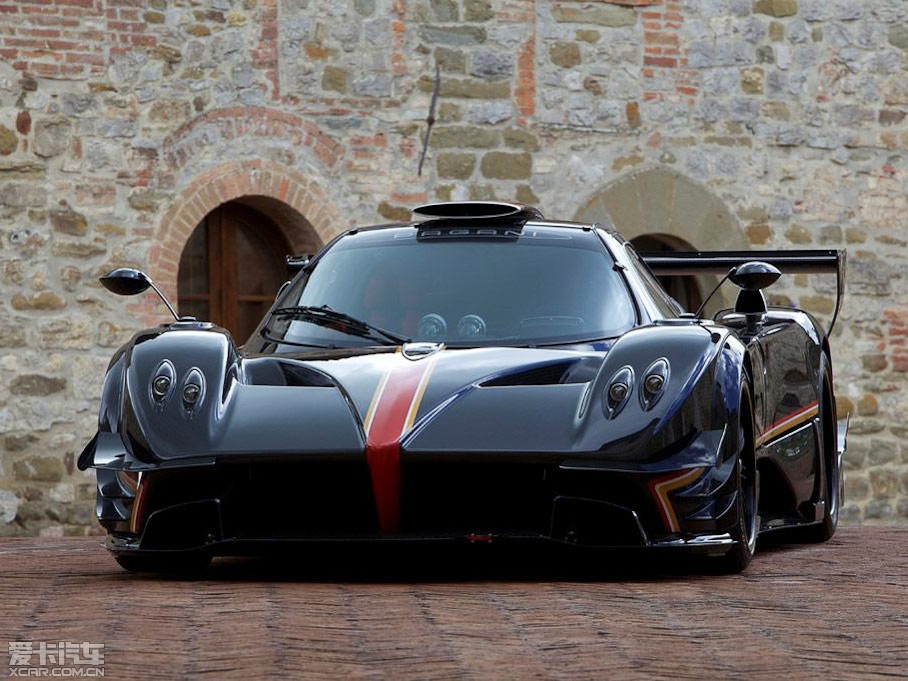 2013Zonda Revolucion