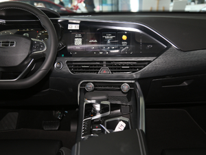 2020款高能版 350T 魅影骑士版AWD 中控台