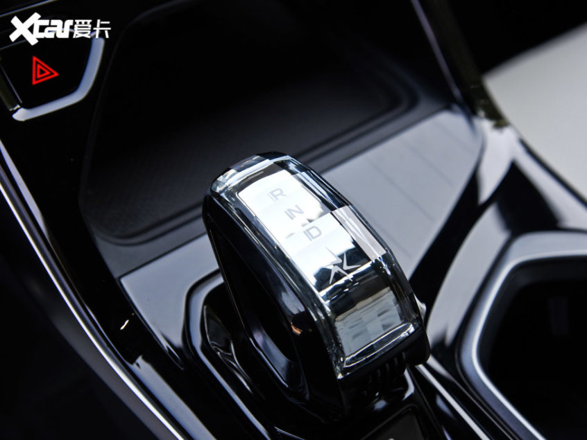 吉利汽车2022款FX11