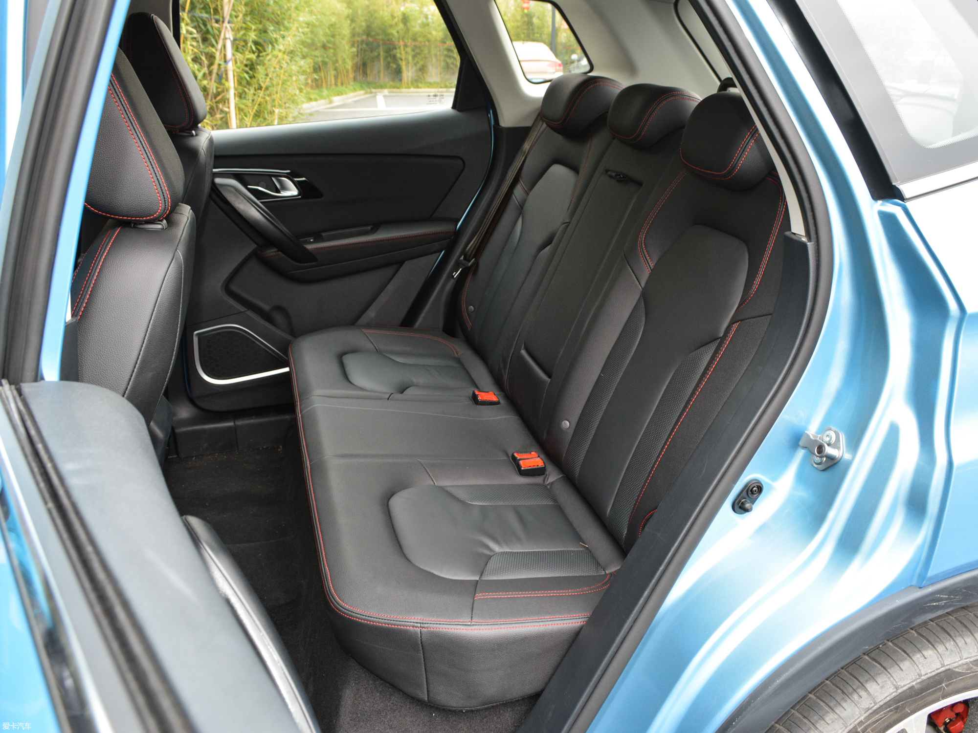 爱卡首页 汽车图片 一汽 森雅r7 2017款智能网联版 1.