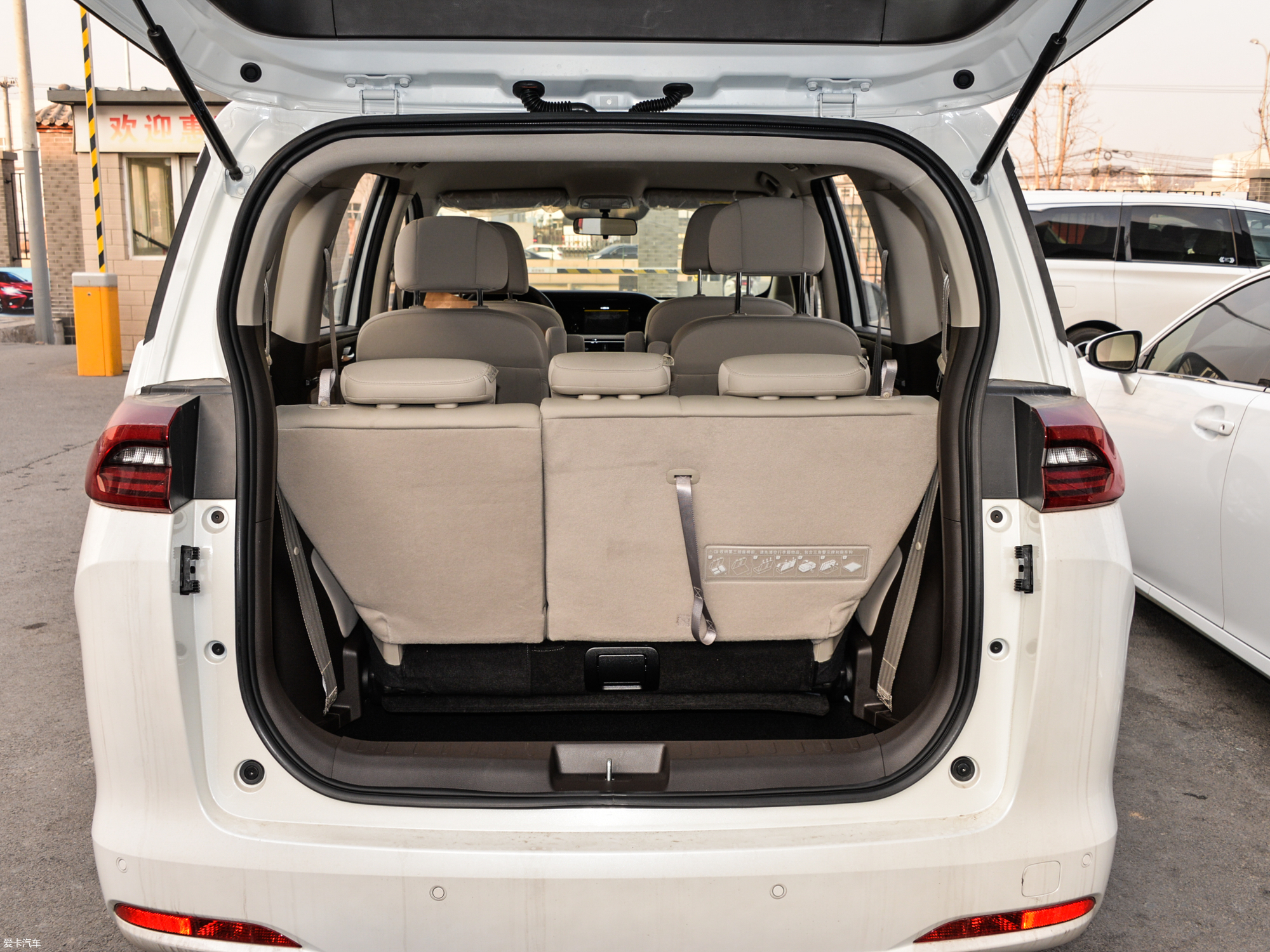 【2019款传祺m6270t 自动精英版 7座 国v_空间座椅_8/112张图片】