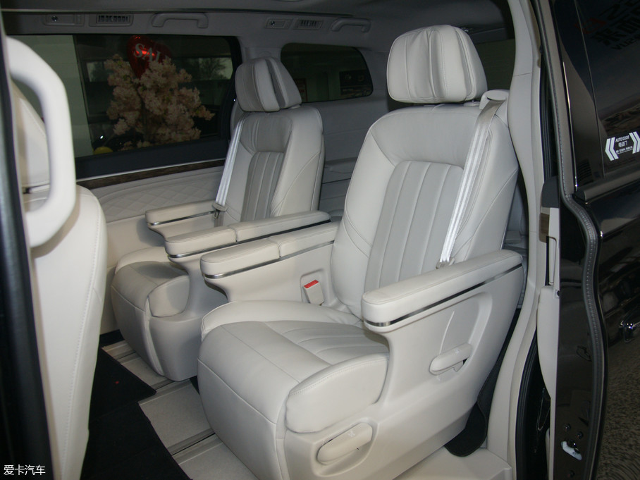 【2018款传祺gm8320t 豪华版_空间座椅_4/135张图片】_汽车图片大全
