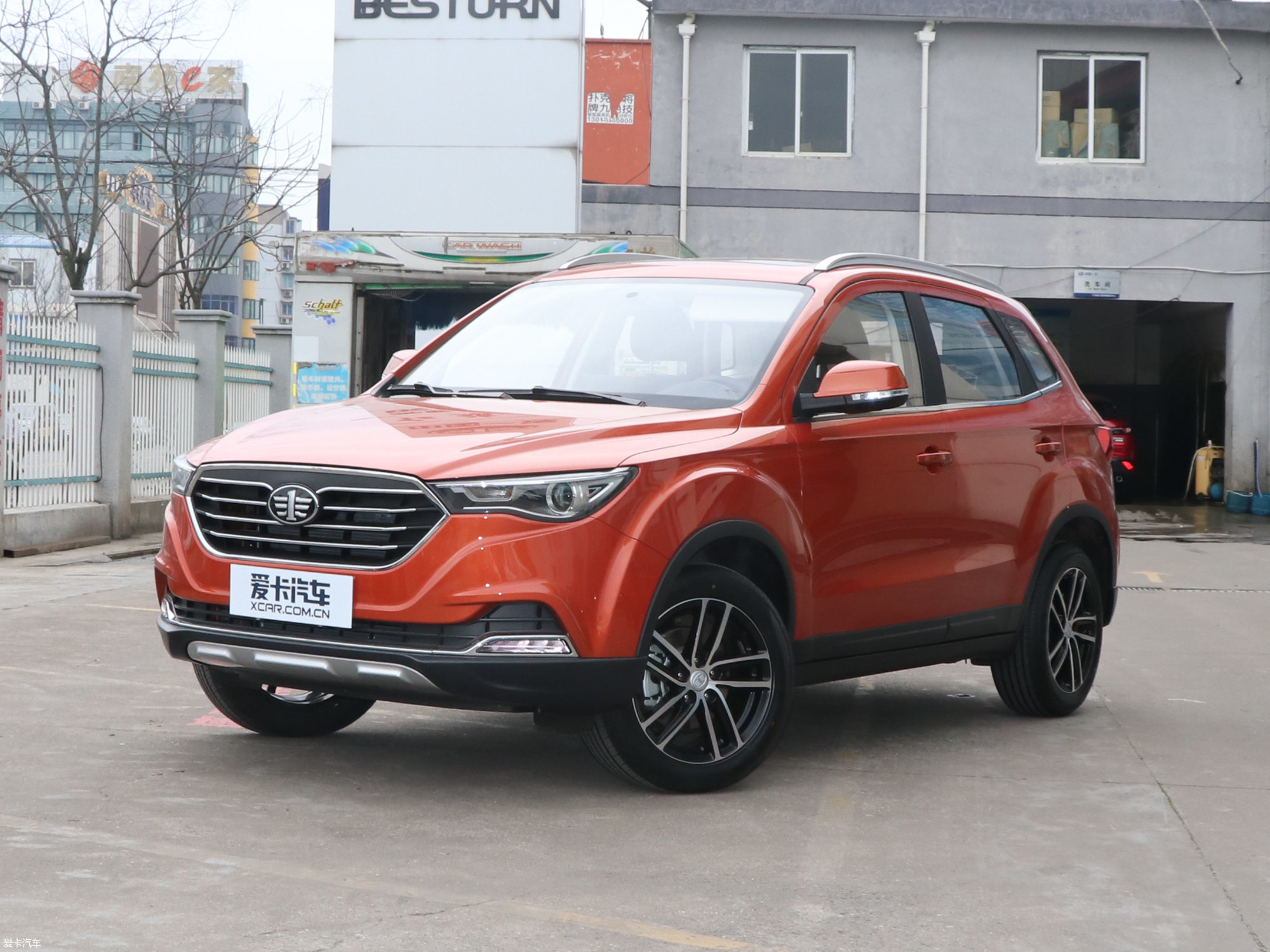 6l 手动豪华型  2017款奔腾x40 1.6l 自动尊贵致酷型 1.