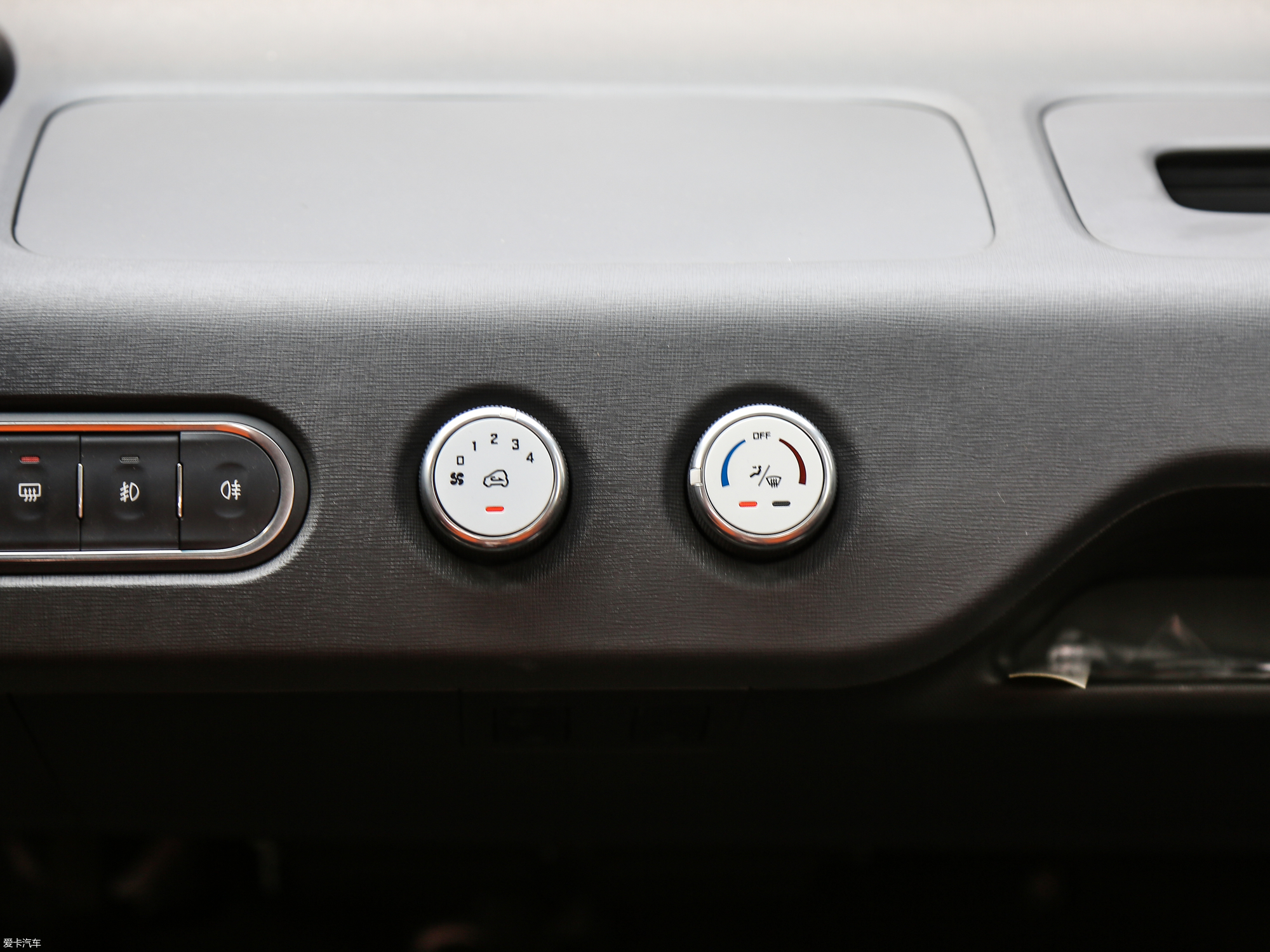 【2018款宝骏e100 智行版_中控区 _3/176张图片】_汽车图片大全_爱卡