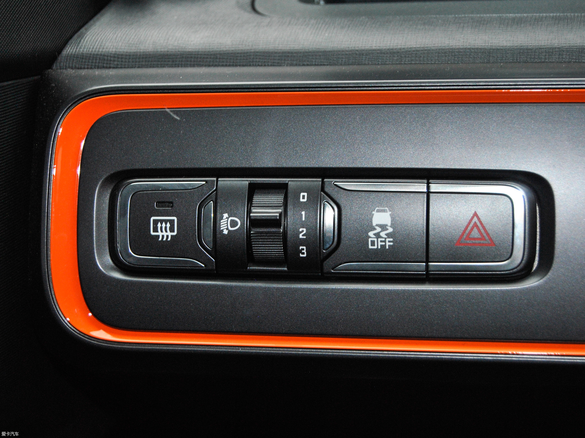 【2017款宝骏e100 智享版_中控区 _9/155张图片】_汽车图片大全_爱卡