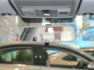 2020款1.5L 自动舒适型 车内后视镜