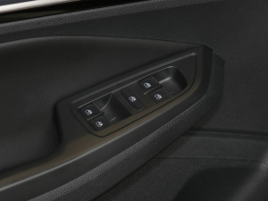 2020款1.5L 自动舒适型 主驾车窗控制区	