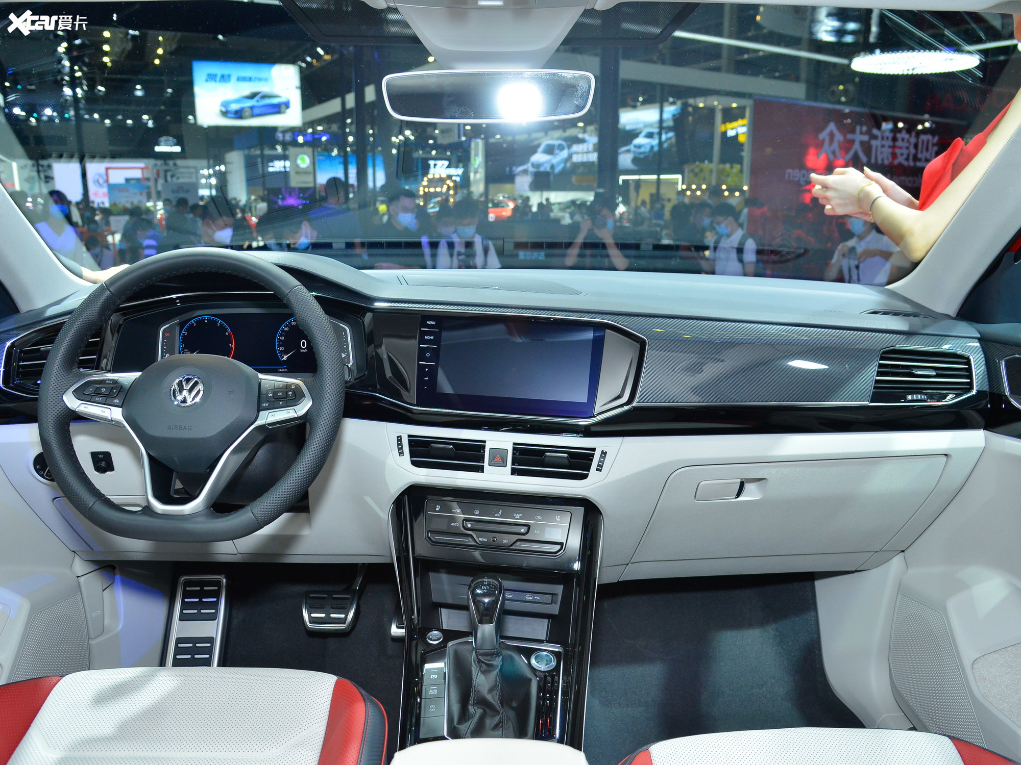 【2020款探岳x高配版_中控区_1/73张图片】_汽车图片大全_爱卡汽车