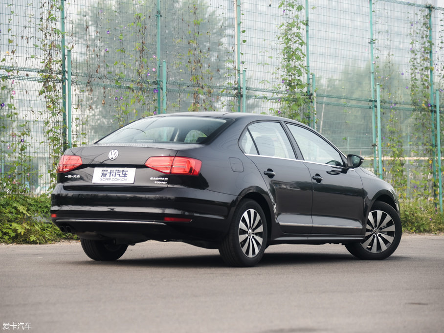 2017 230TSI ֶ