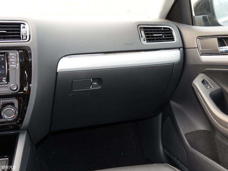 2017 230TSI ֶ
