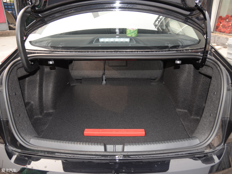 2017 230TSI ֶ
