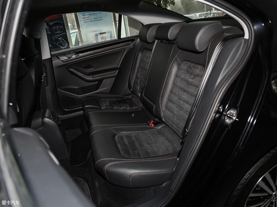2017 230TSI ֶ