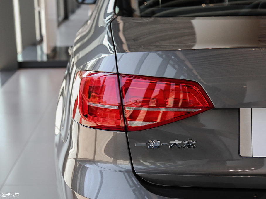2017 1.6L Զ