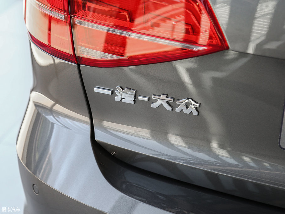 2017 1.6L Զ