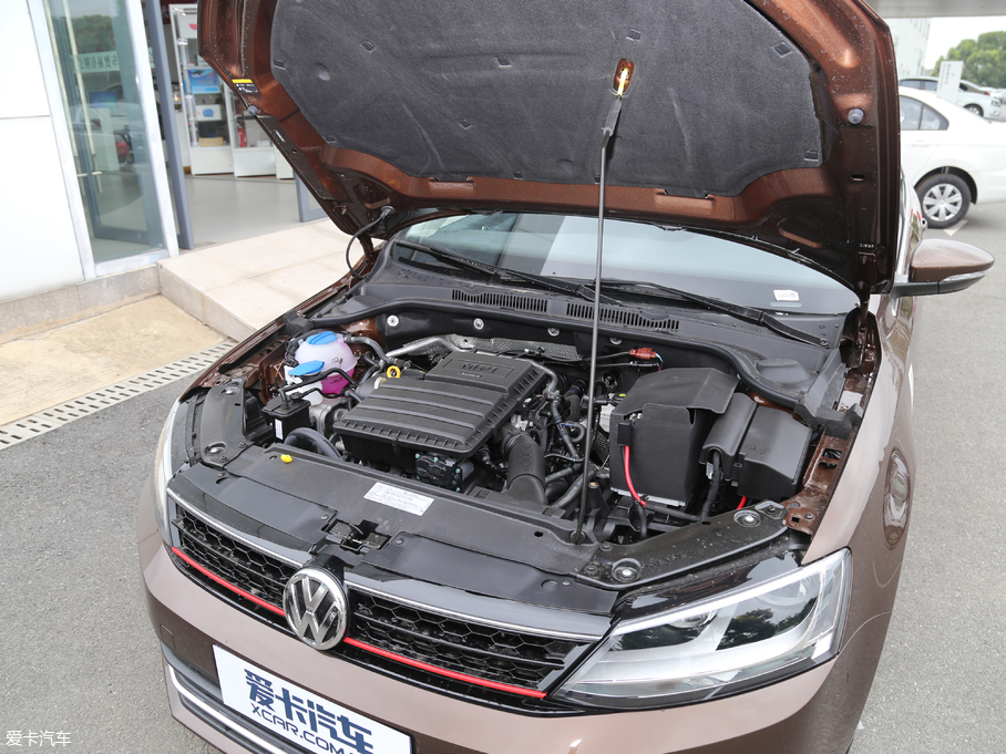 2017 1.6L Զ