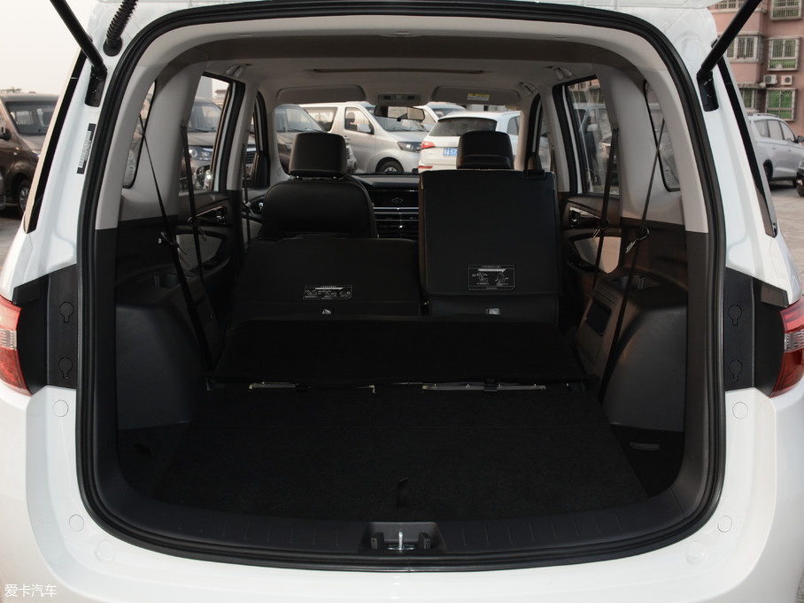 2018款欧尚a6001.6l 自动豪华型