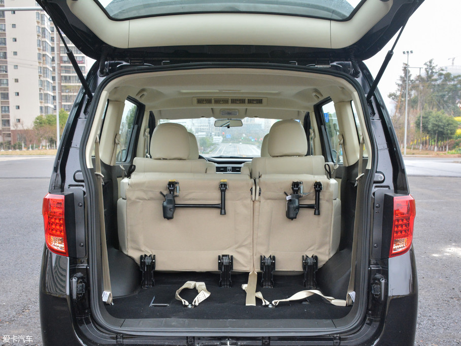 2018款斯派卡1.5l 手动豪华版