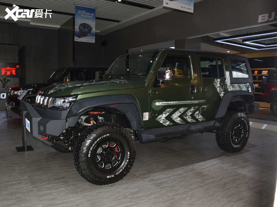2020款北京bj40plus 2.3t 自动四驱雨林穿越版