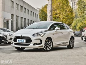 2013��DS 5 