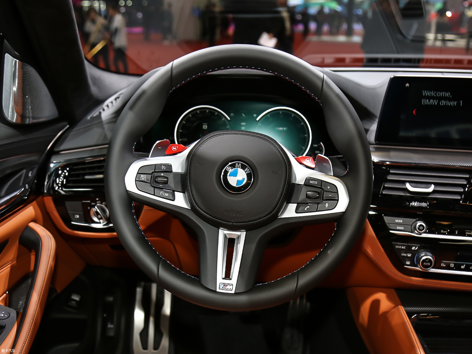 【2019款宝马m5m5 competition_中控区_3/261张图片】_汽车图片大全