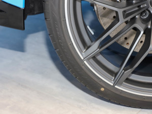 2021款M xDrive 雷霆版 轮胎尺寸