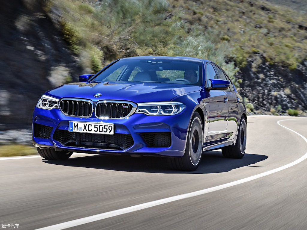 4t v8 2014款宝马m5 30 jahre 4.4 v8 马年限量版 图片分类: 外观颜色