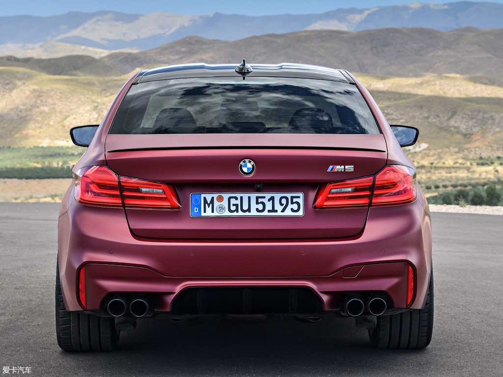 4t v8 2014款宝马m5 30 jahre 4.4 v8 马年限量版