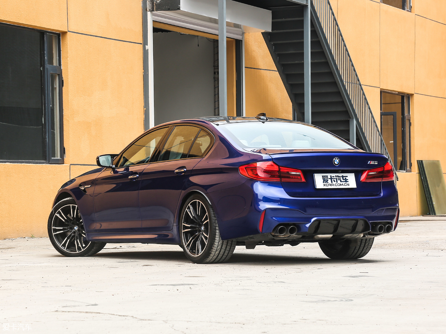 2018M5 4.4T V8