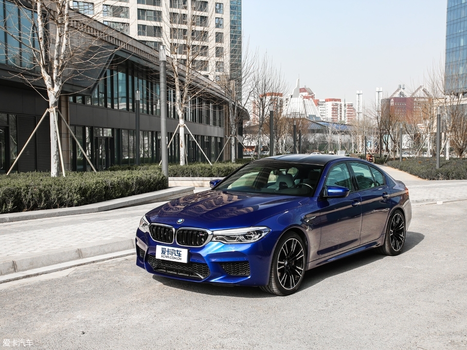 2018M5 4.4T V8